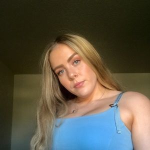 Meet your Posher, Avery